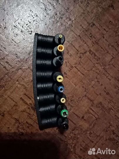 Универсальное зарядное устройство для ноутбуков