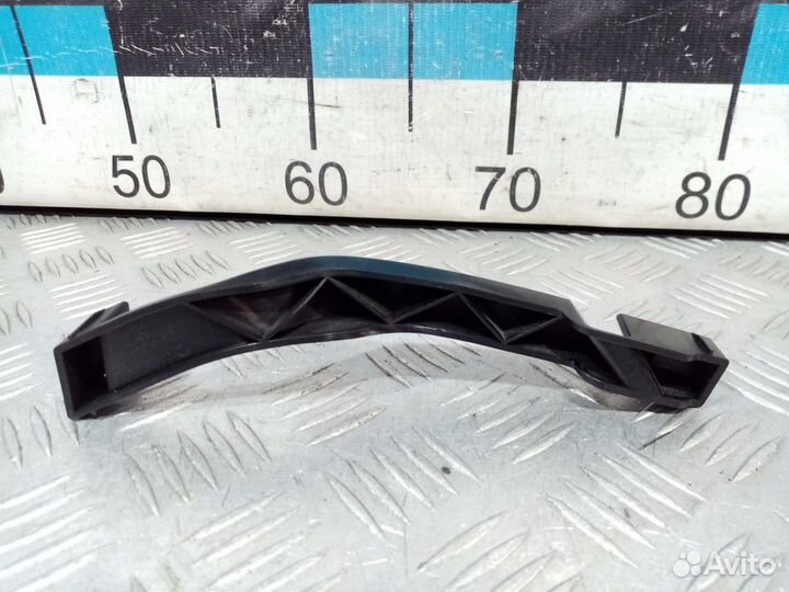 Б/У Кронштейн передней консоли левый#001