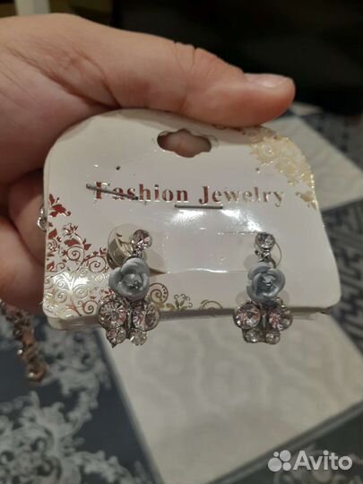 Колье и серьги