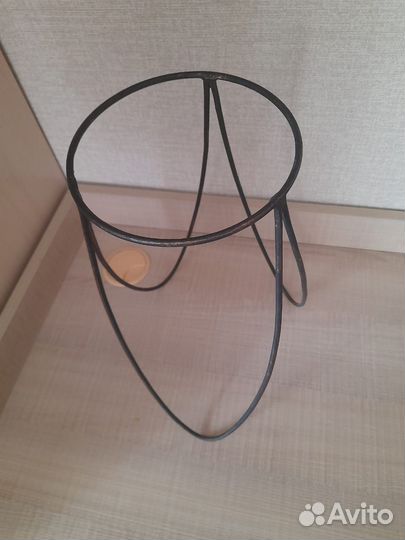 Подставка под цветы