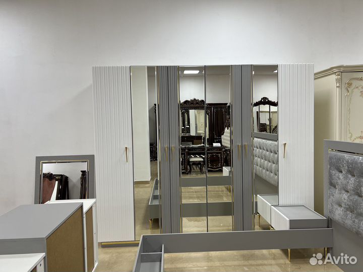 Спальный гарнитур