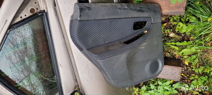 Обшивка двери subaru impreza gg gd