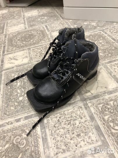 Лыжные ботинки