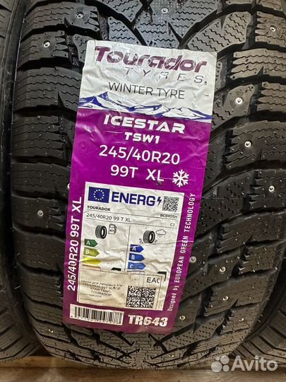 Tourador Ice Star TSW1 245/40 R20 и 275/35 R20 107T