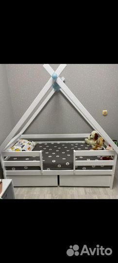 Детская крватка домик