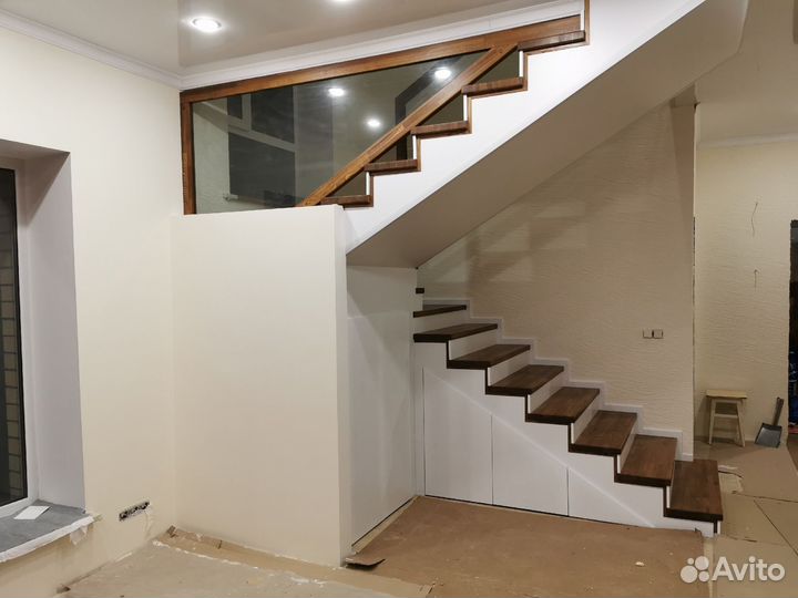 Лестница из дерева в дом