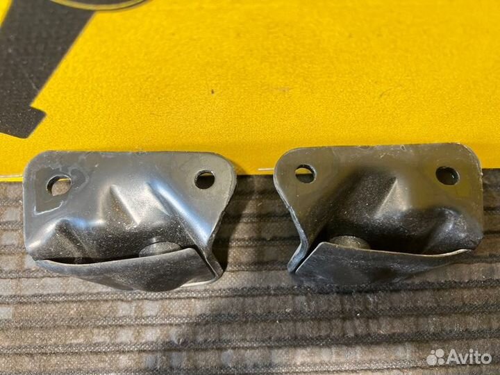 Кронштейн амортизатора Mercedes Benz Gls X166