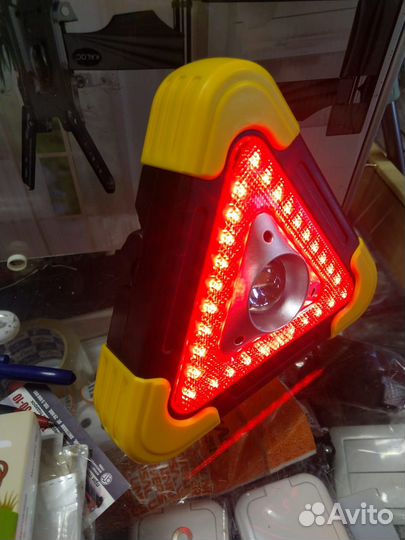 Аварийный автомобильный фонарь