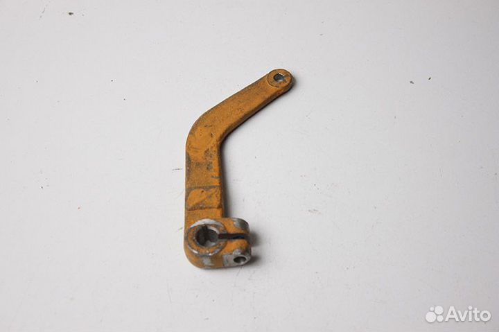 06481 Рычаг отводной