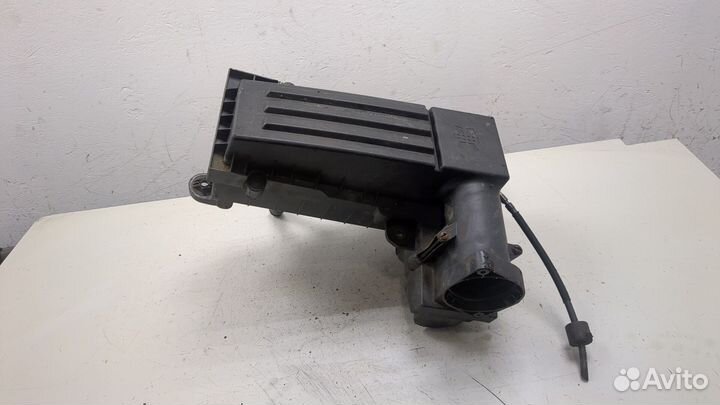 Корпус воздушного фильтра Volkswagen Caddy