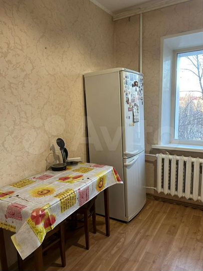2-к. квартира, 54 м², 3/5 эт.