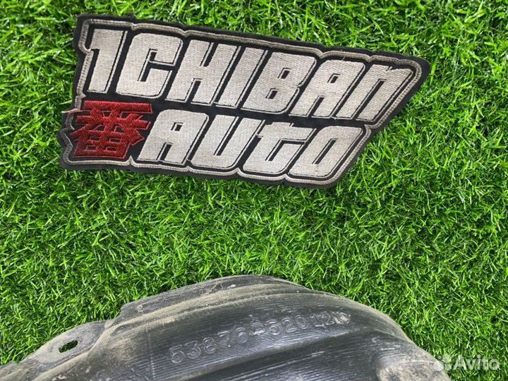 Подкрылок передний левый Toyota Vitz NCP15