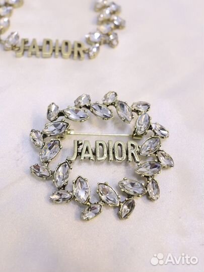 Брошь Cristian Dior, модная