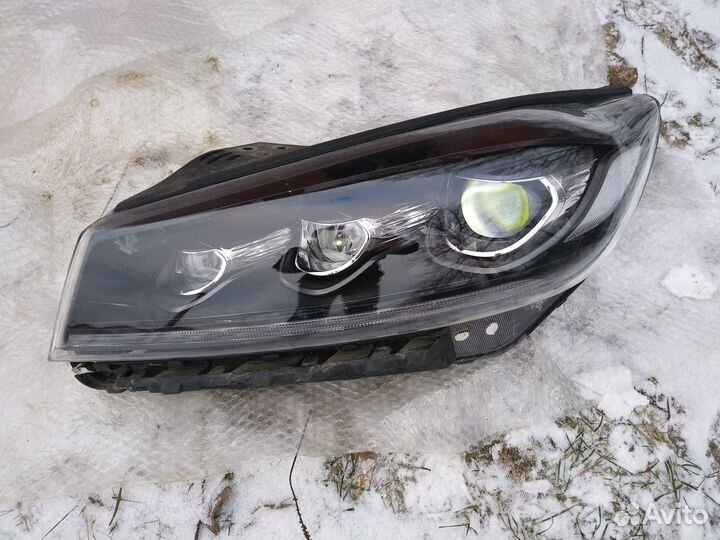 Фара левая Kia Sorento Prime