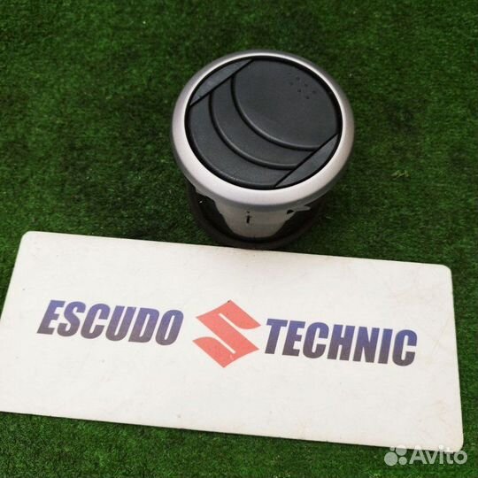 Решетка вентиляционная, дуйка Suzuki Escudo