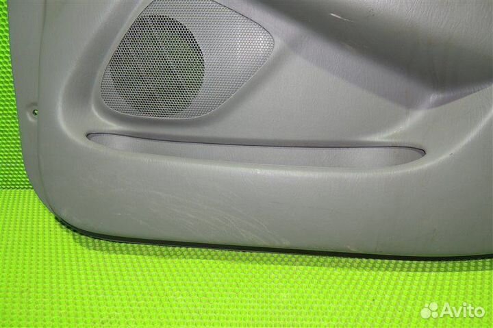 Обшивка двери передняя правая Toyota Caldina AT211