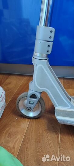 Вилка и зажим для трюкового самоката hic