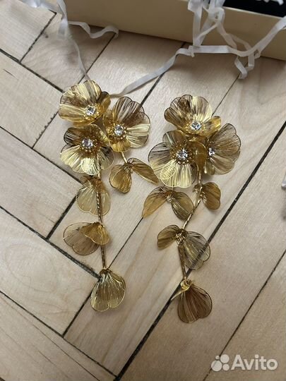 Крупные серьги цветы с золотом новые