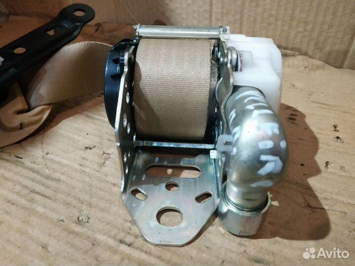 Ремень безопасности Toyota Alphard