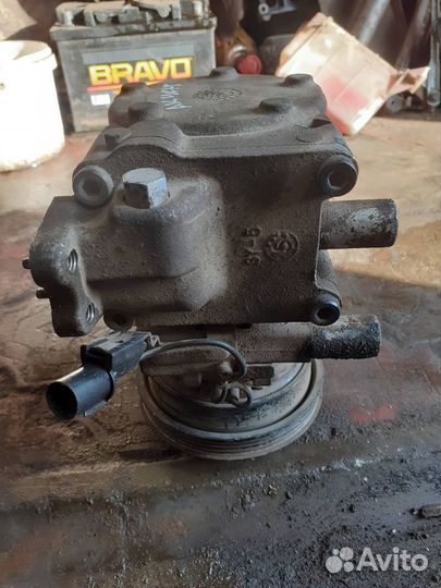 Компрессор кондиционера Hyundai Accent