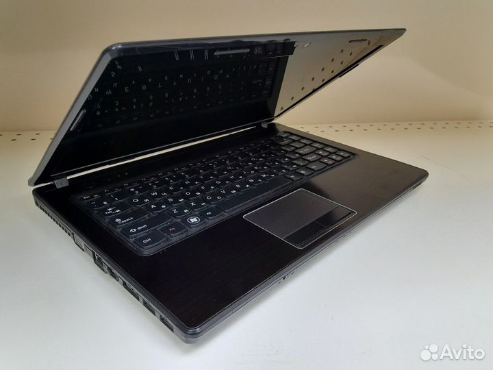 Ноутбук / Core I3 / 4Gb / Intel HD до 8Gb+SSD