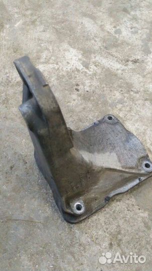 Кронштейн двигателя Volkswagen Vento 1991-1997