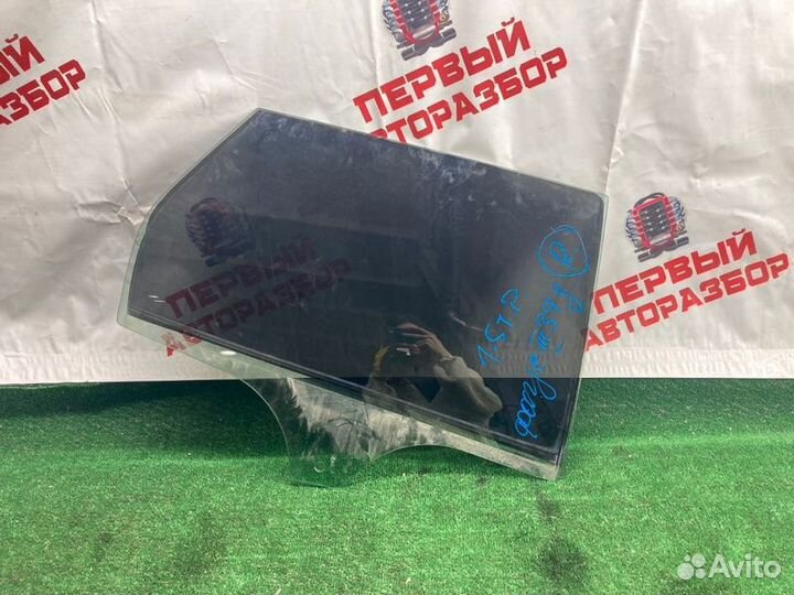 Стекло двери заднее правое Ford Focus 3 универсал