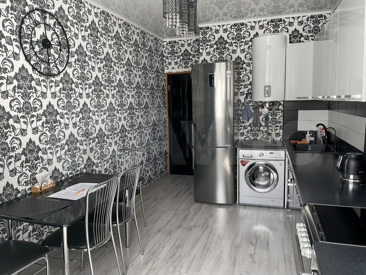 2-к. квартира, 70 м², 4/9 эт.