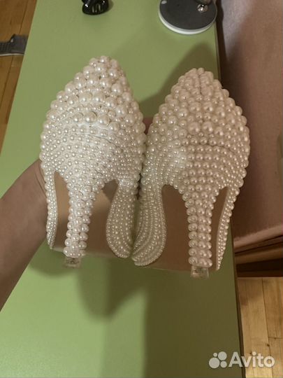 Туфли с жемчугом 39