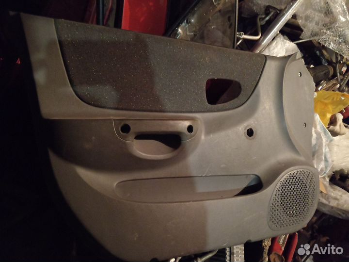 Обшивка двери передней левой для Hyundai Accent II
