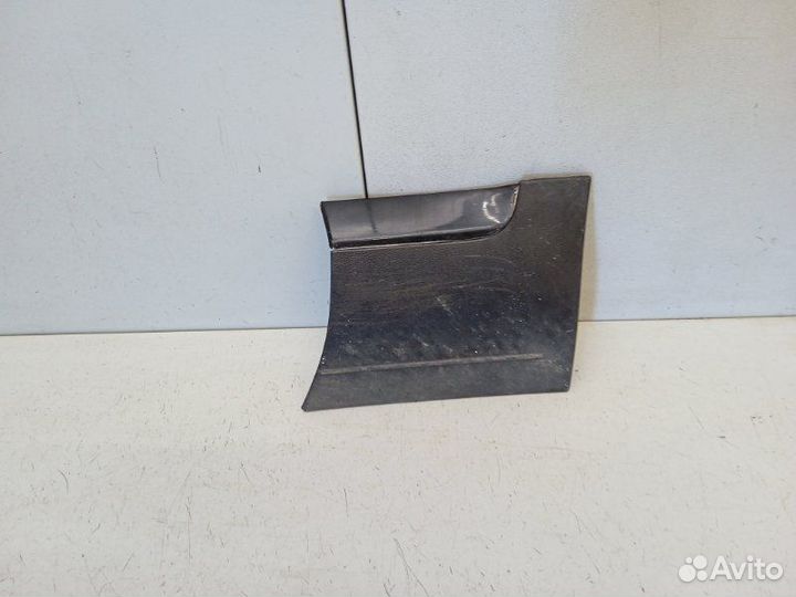 Молдинг передний правый Volkswagen Touareg GP 3.2