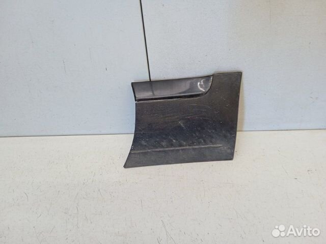 Молдинг передний правый Volkswagen Touareg GP 3.2