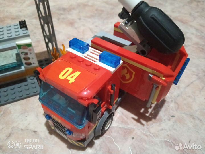 Lego набор: Пожар в Бургер Кафе (60214)