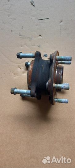 Подшипник ступицы передний левый Kia Magentis 1