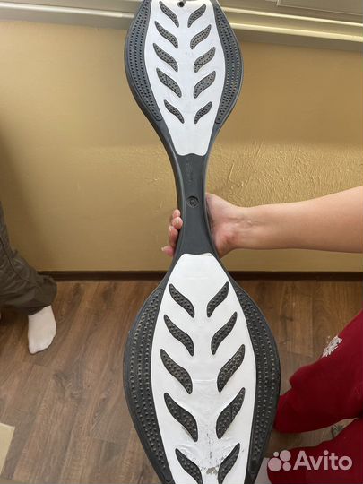 Скейтборд-роллерсерф