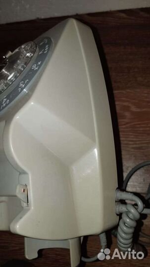 Старинный телефон