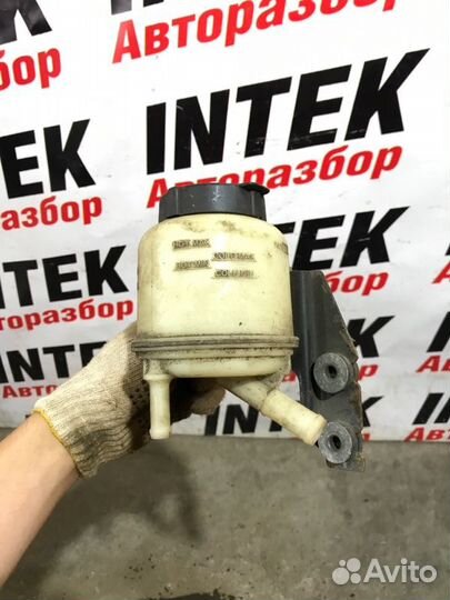 Бачок Гур Nissan P12