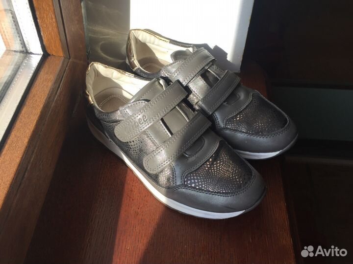 Кроссовки/ботиночки 36/37