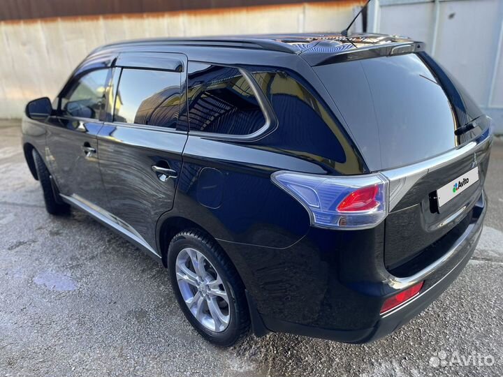 Mitsubishi Outlander 2.0 CVT, 2013, 76 300 км