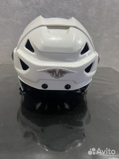 Хоккейный шлем