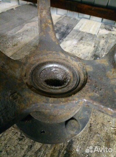 Кулак (цапфа) передний правый Hyundai Getz 2010