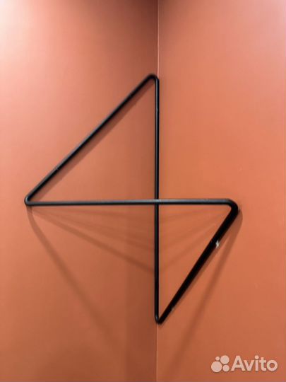 Дизайнерская вешалка