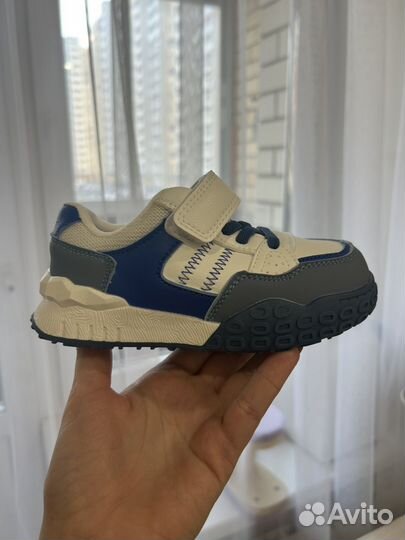 Кроссовки детские