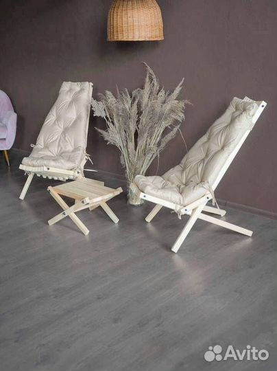 Лежаки для бассейна