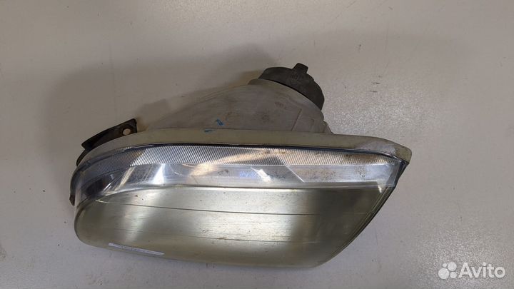 Фара (передняя) Toyota Sequoia, 2003