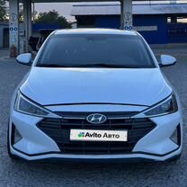 Hyundai Elantra 2.0 AT, 2019, 77 000 км, с пробегом, цена 1 400 000 руб.