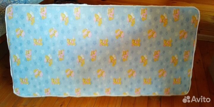 Продается детская кроватка-качалка с матрасом