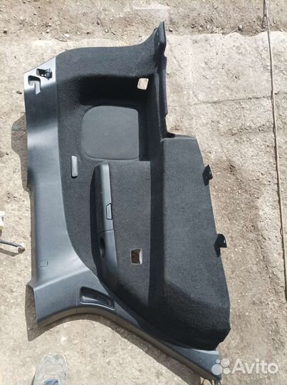 Обшивка багажника правая Acura MDX YD2