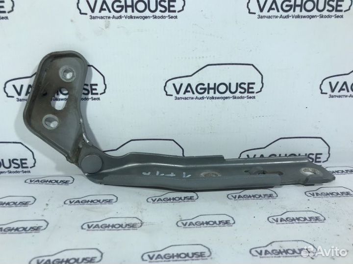 Петля капота передняя правая Audi A6 C6 3.2 BYU