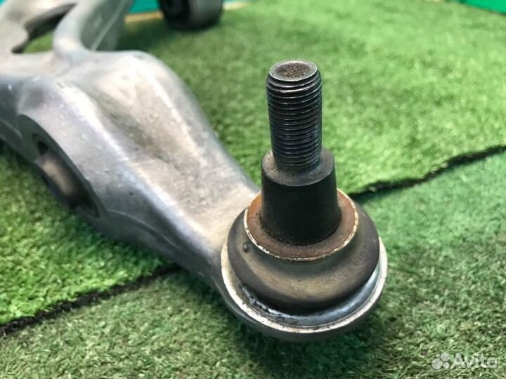 Рычаг нижний передний правый Volkswagen Touareg NF